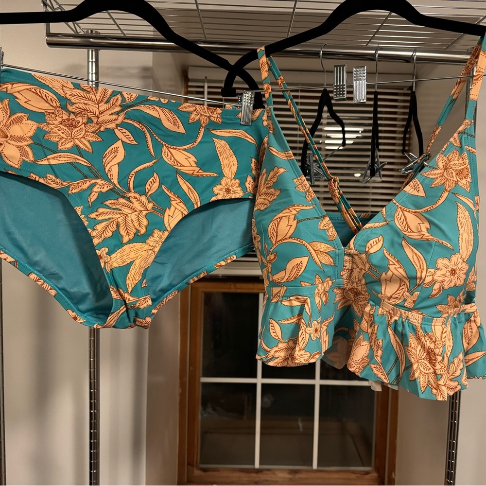 NWOT Time & Tru 2pc swim suit. Size 2X (20W-22W).